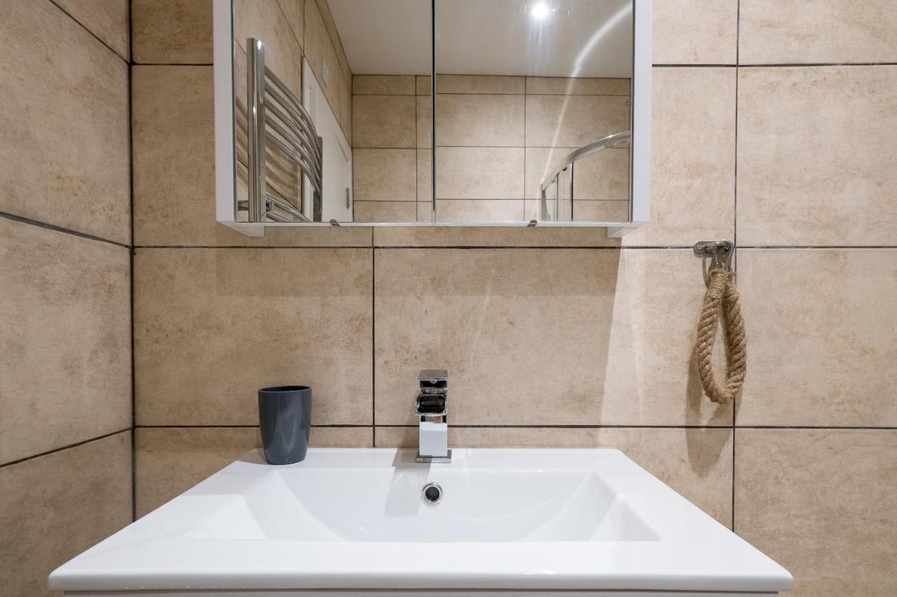 Modern Apartments With Sea Views, Steps From Brighton Beach & The Royal Pavilion Exterior photo